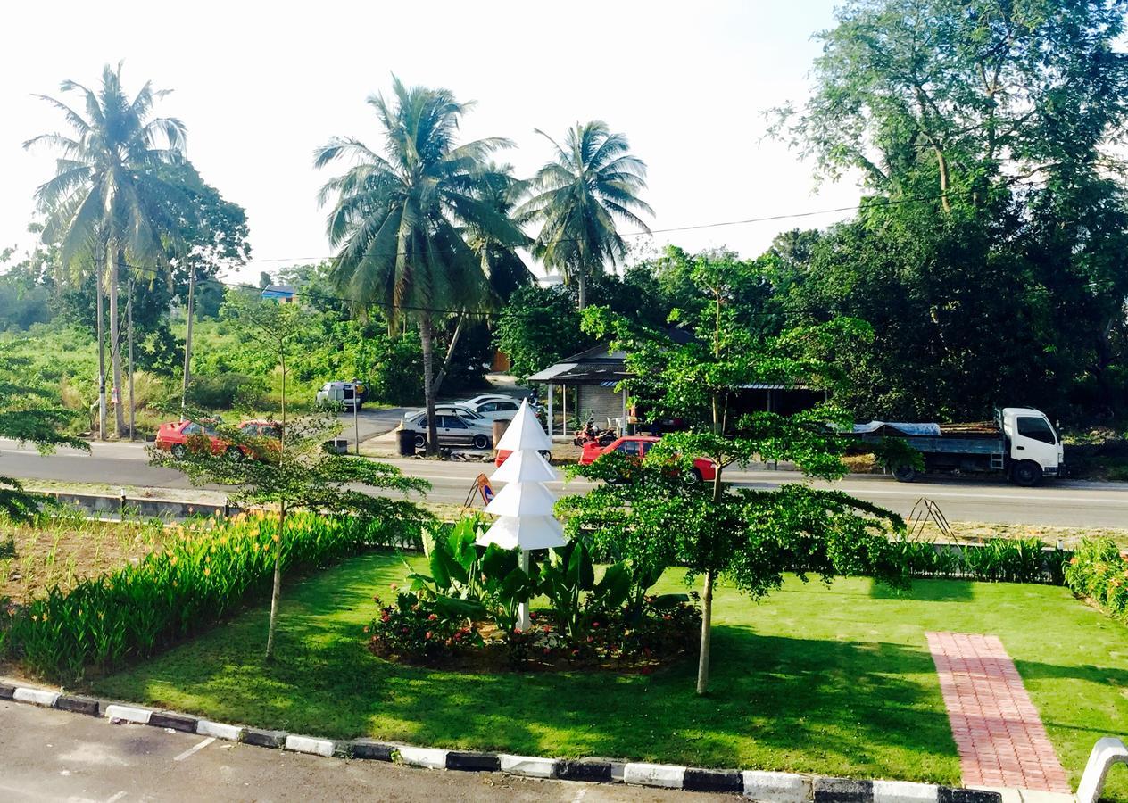 Semerah Garden Hotel Pontian Kecil Exterior foto